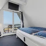 Seafront 4 Ppl 30 M Sea Semesterbostad *