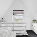 Seafront 4 Ppl 30 M Sea Semesterbostad