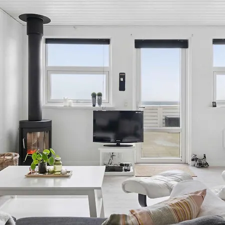 Seafront 4 Ppl 30 M Sea Holiday home