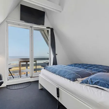 Seafront 4 Ppl 30 M Sea Holiday home *