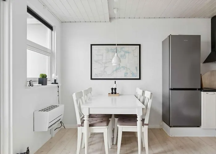 Seafront 4 Ppl 30 M Sea