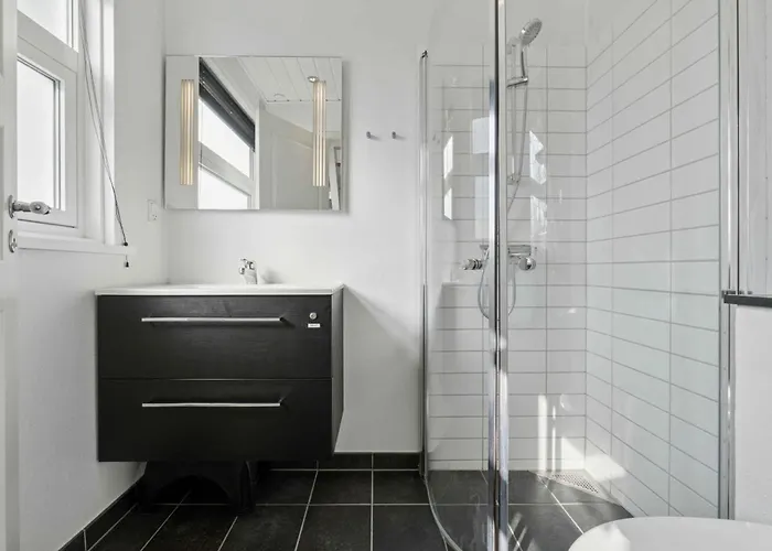 Seafront 4 Ppl 30 M Sea *